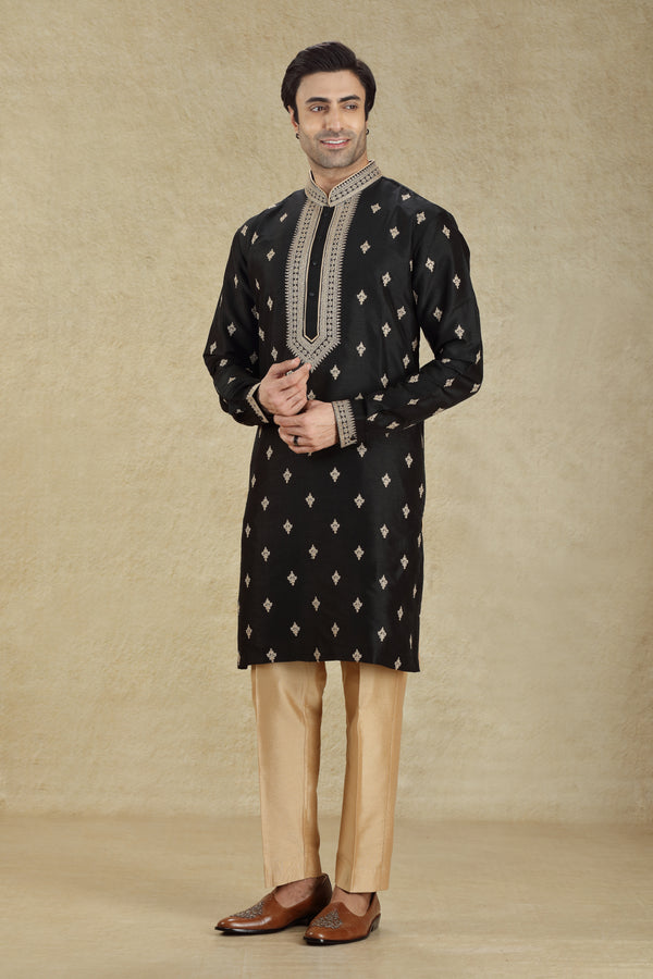 BLACK ZARI EMBROIDERED KURTA SET #8175